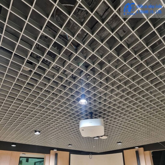 ฝ้าตะแกรงอลูมิเนียม (CELL CEILING) - บริษัท เอ เฟรม จำกัด - cell ceiling  ฝ้าตะแกรงอลูมิเนียม  ฝ้าเพดานภายในอาคาร  ฝ้าเพดาน  อลูมิเนียม  ฝ้าอลูมิเนียม  aluminium  ฝ้าเพดานภายนอกอาคาร 